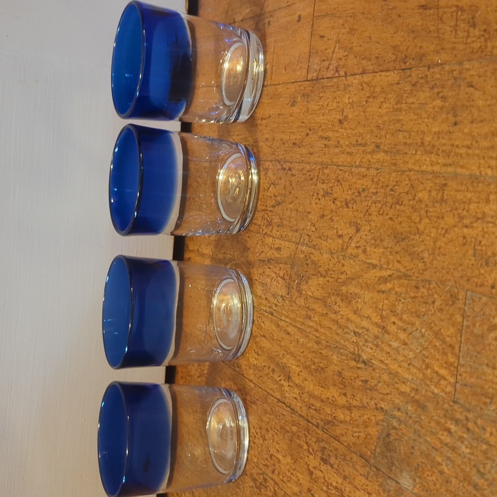 Set of 4 Glasses with Blue Trim